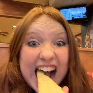 Meet your Posher, Carly